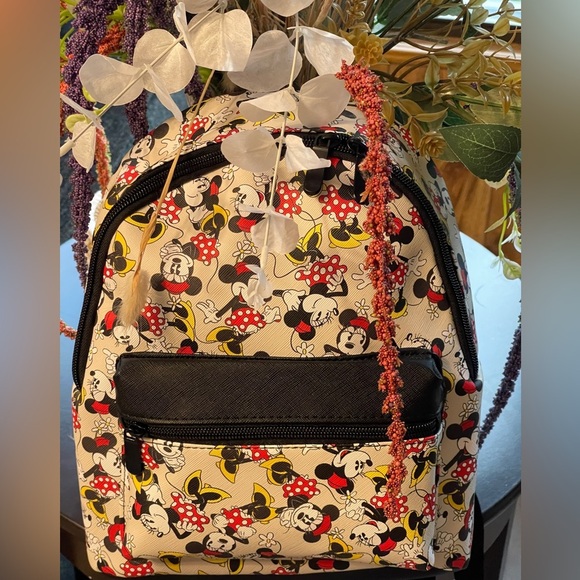 BIOWORLD Disney Minnie Mouse Backpack main image 6